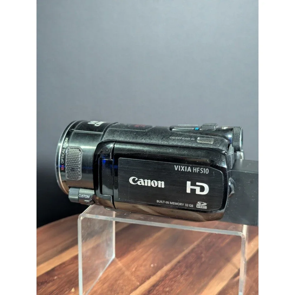 Canon VIXIA HF S10 Full HD 1080p AVCHD 32GB Flash Camcorder 10x